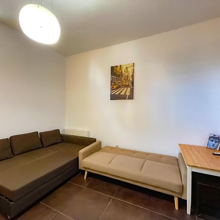 Apartamento Cool Flat In The Heart Of Bucharest'S Fun And History Exterior foto