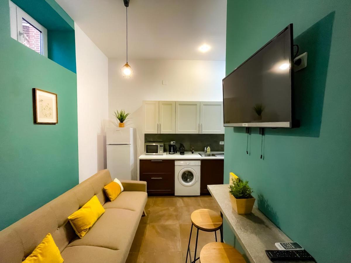 Apartamento Cool Flat In The Heart Of Bucharest'S Fun And History Exterior foto