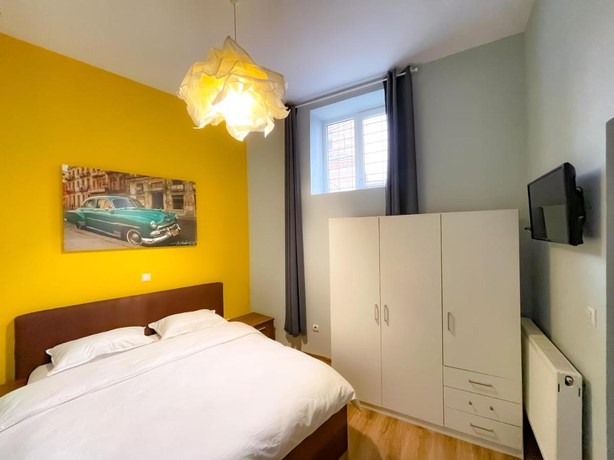 Apartamento Cool Flat In The Heart Of Bucharest'S Fun And History Exterior foto