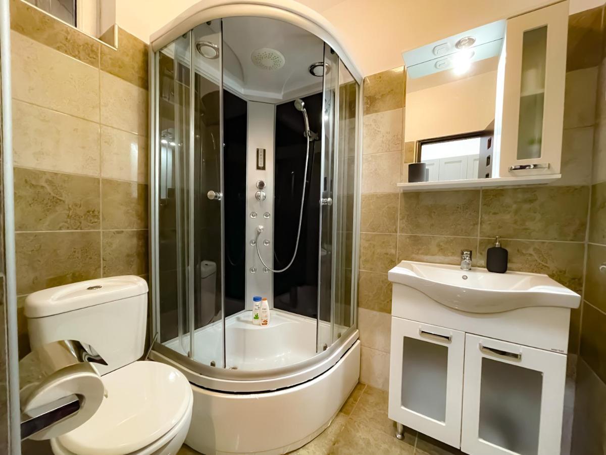 Apartamento Cool Flat In The Heart Of Bucharest'S Fun And History Exterior foto