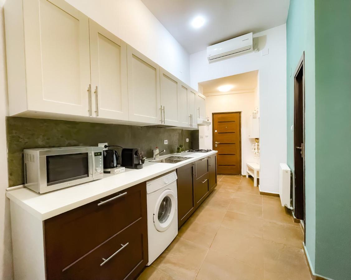 Apartamento Cool Flat In The Heart Of Bucharest'S Fun And History Exterior foto