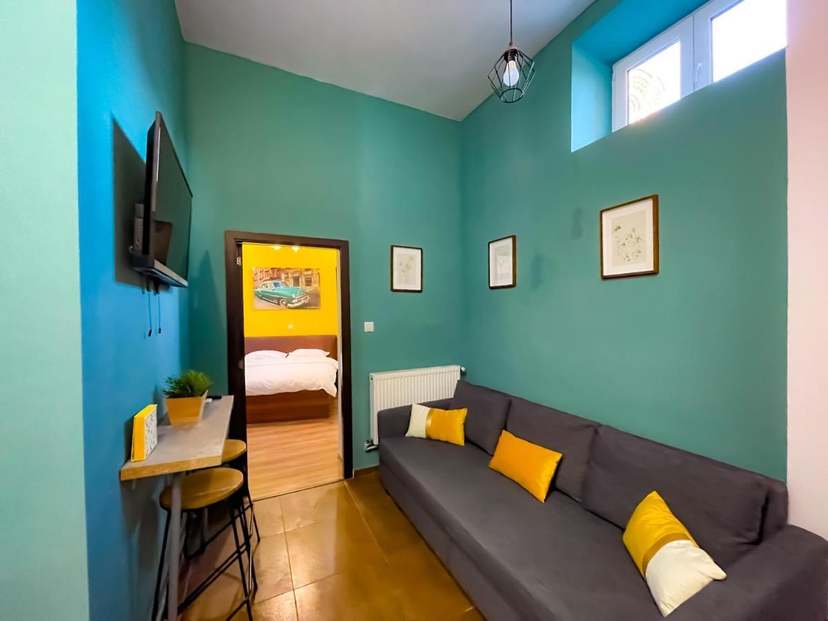 Apartamento Cool Flat In The Heart Of Bucharest'S Fun And History Exterior foto