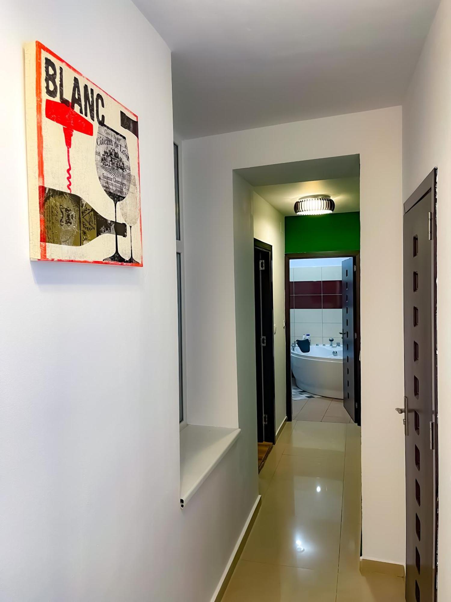 Apartamento Cool Flat In The Heart Of Bucharest'S Fun And History Exterior foto