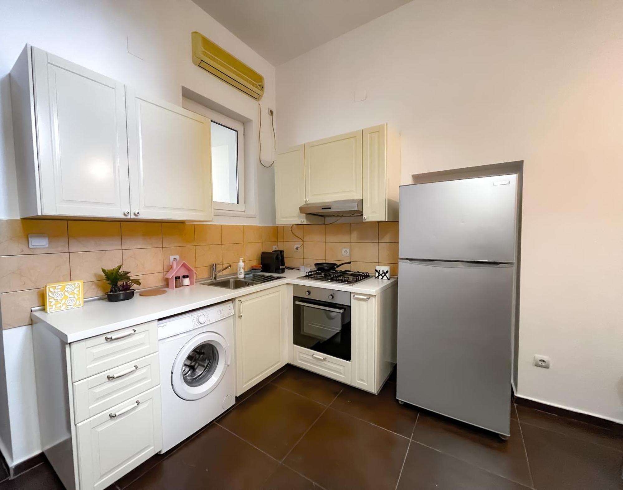 Apartamento Cool Flat In The Heart Of Bucharest'S Fun And History Exterior foto