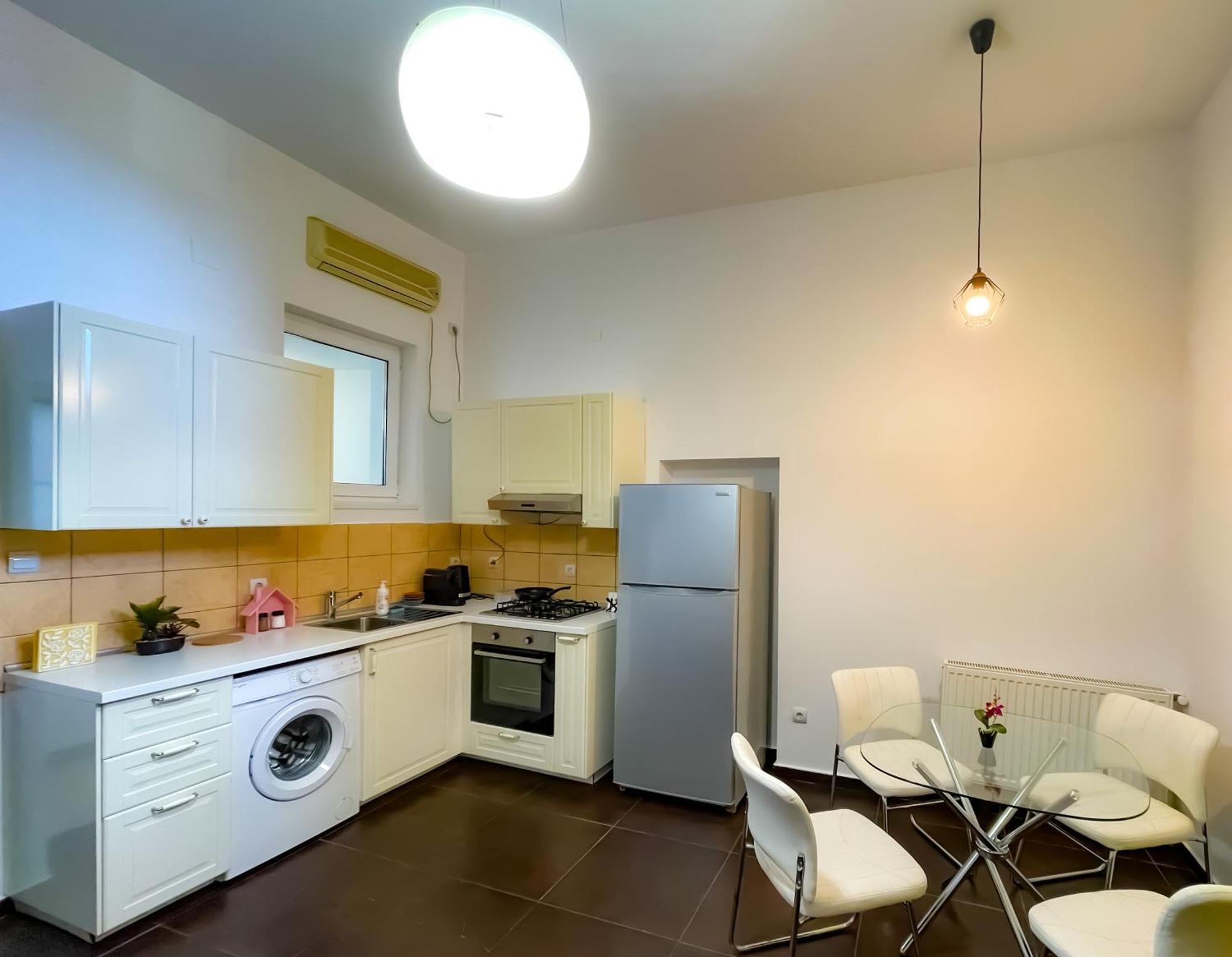 Apartamento Cool Flat In The Heart Of Bucharest'S Fun And History Exterior foto