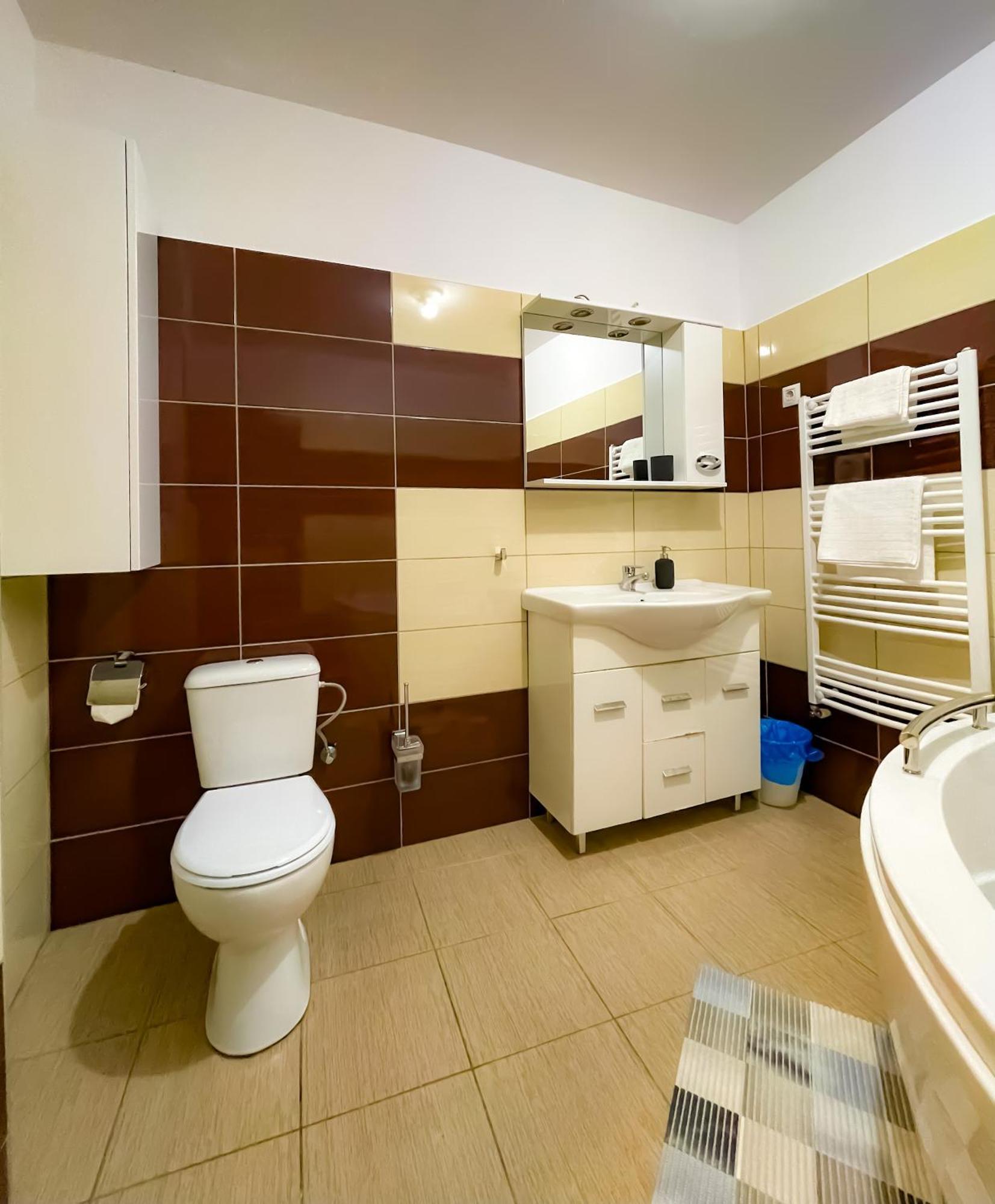 Apartamento Cool Flat In The Heart Of Bucharest'S Fun And History Exterior foto