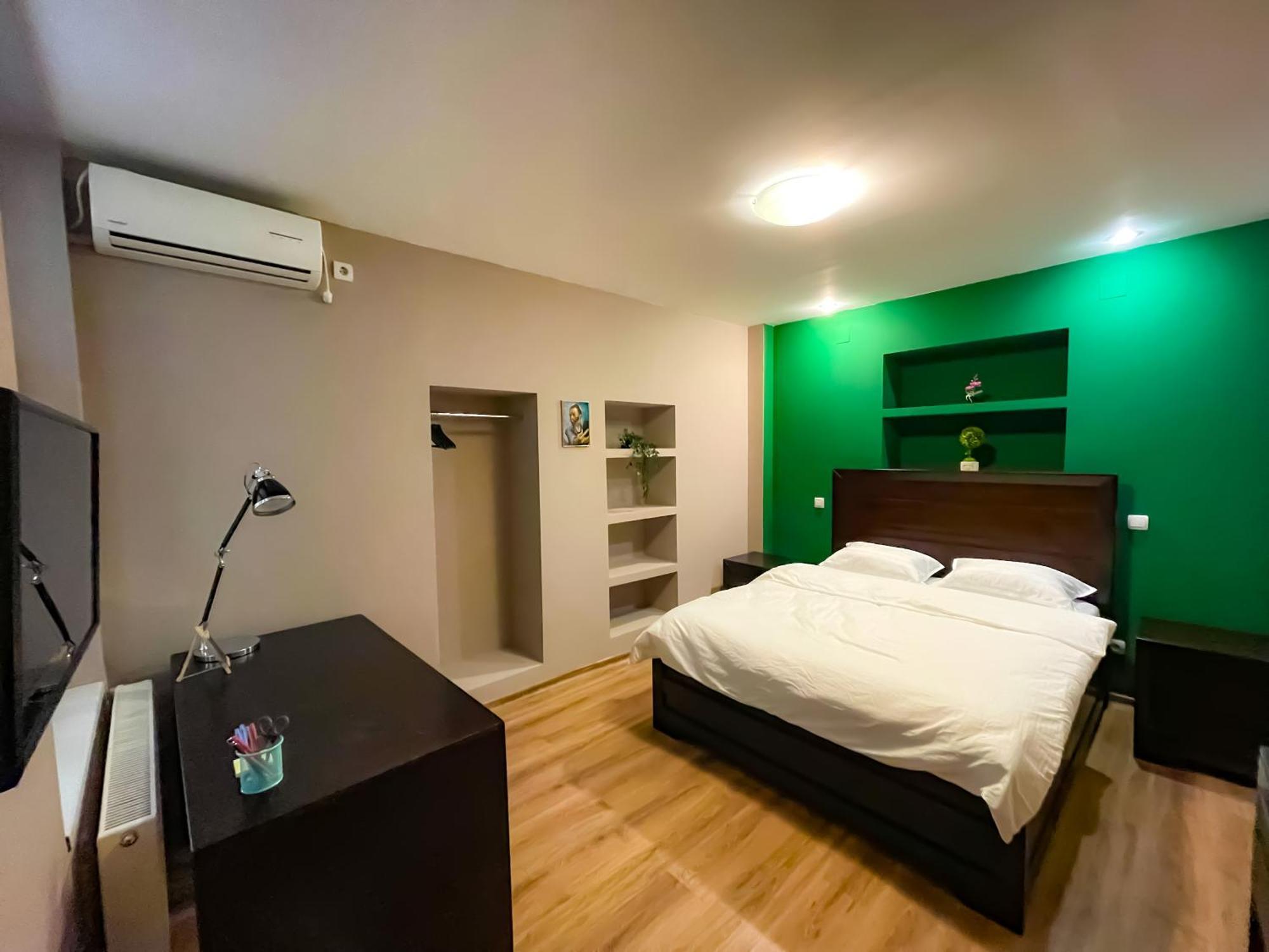 Apartamento Cool Flat In The Heart Of Bucharest'S Fun And History Exterior foto
